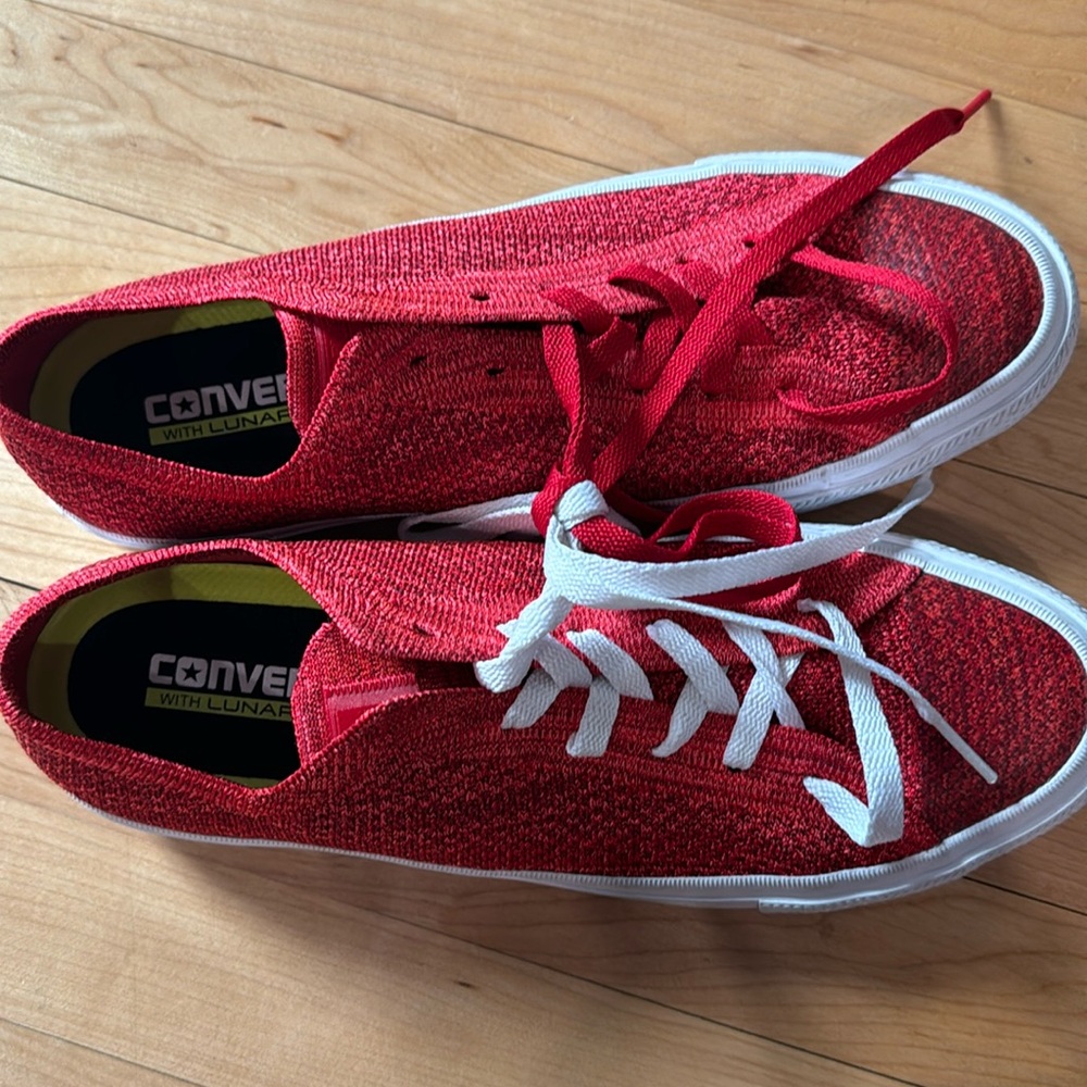 Converse with lunarlon red sneakers - nearly brand new